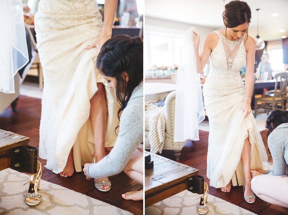 rustic Illinois summer wedding, Bride and bridesmaids getting ready for wedding by Rachael Schirano Photography