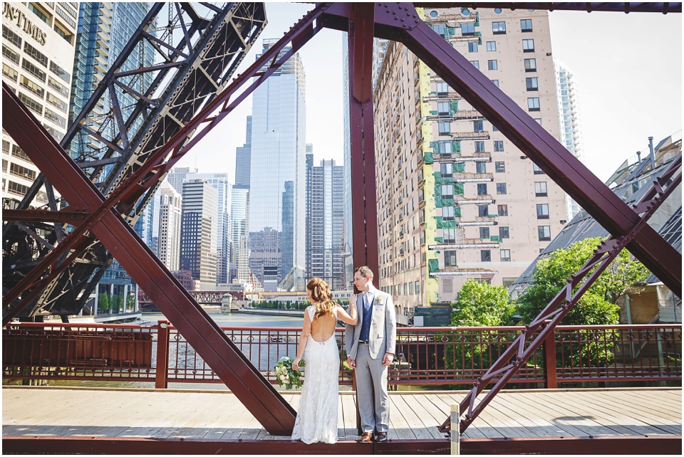 modern Chicago city wedding photography, Modern Chicago Bride and groom on city bridge by Chicago Wedding Photographer Rachael Schirano