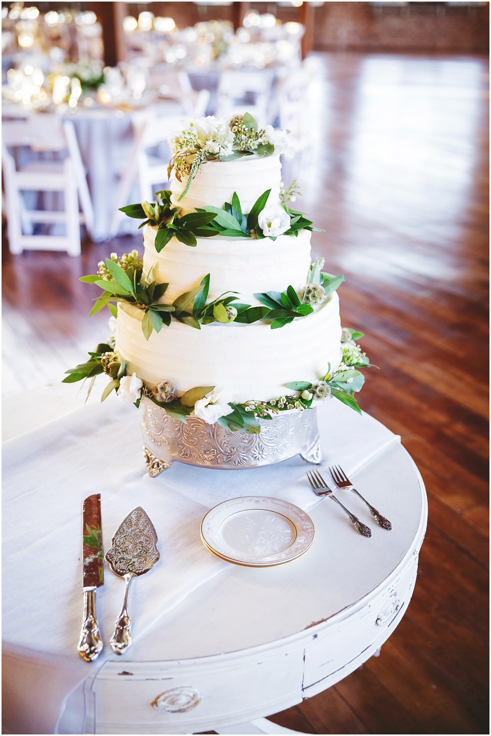 classic wedding photography, Central Illinois wedding reception cake details