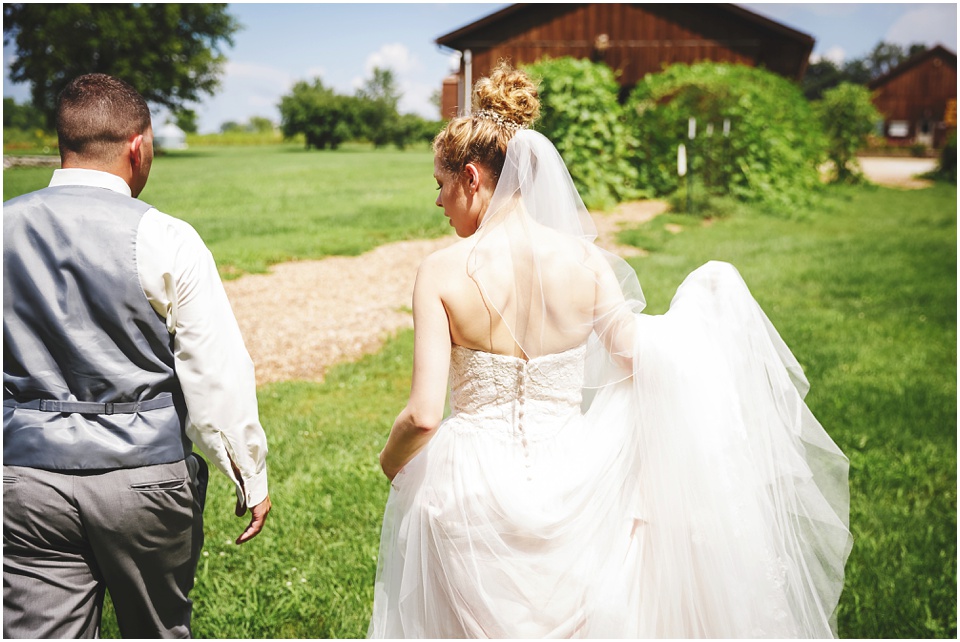 outdoor wedding photographer, Chapel of the Templed Trees wedding bride and groom portraits