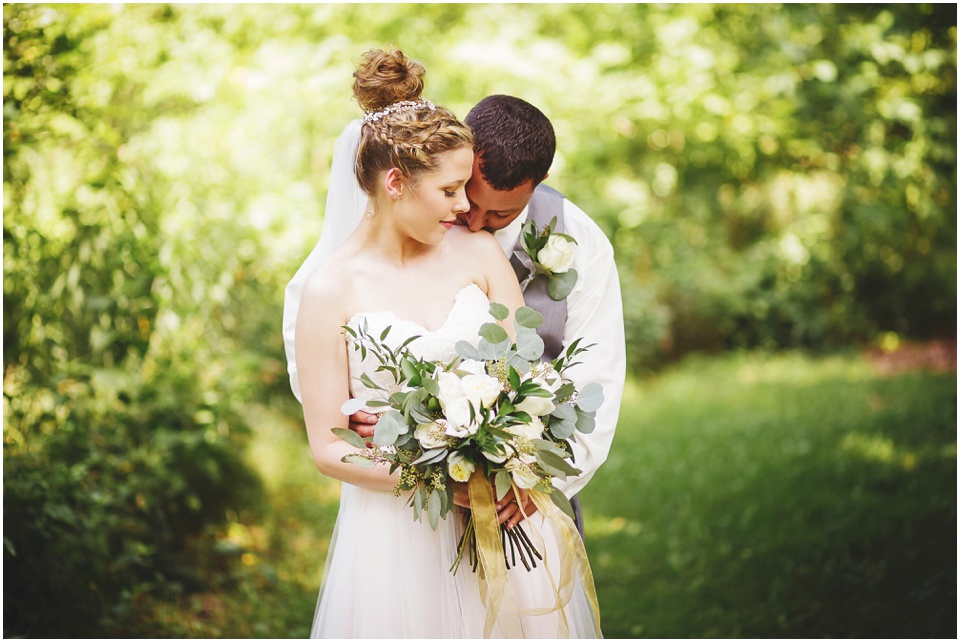 outdoor wedding photographer, Chapel of the Templed Trees wedding bride and groom portraits