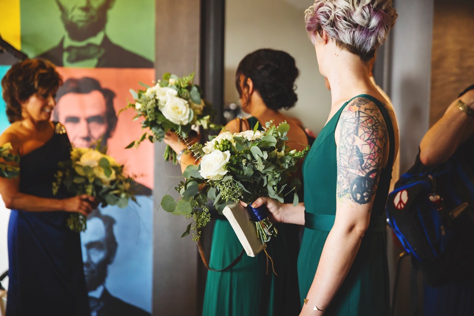 Springfield Illinois Wedding Photographer, bridesmaids in green dresses