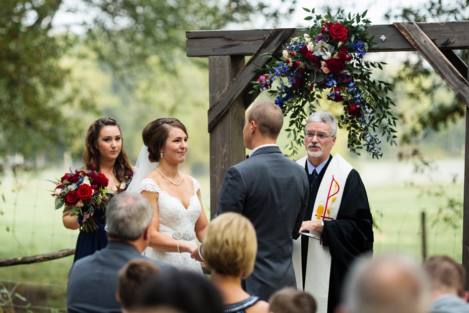 outdoor Illinois wedding photography, outdoor wedding ceremony, central illinois