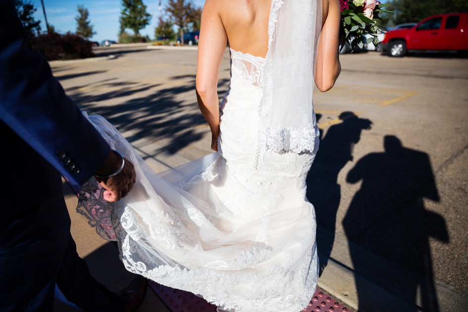 peoria Illinois wedding photographer, Central Iliinois outdoor wedding ceremony by Rachael Schirano Photography.