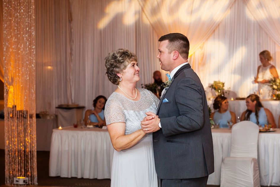 groom and mother son dance