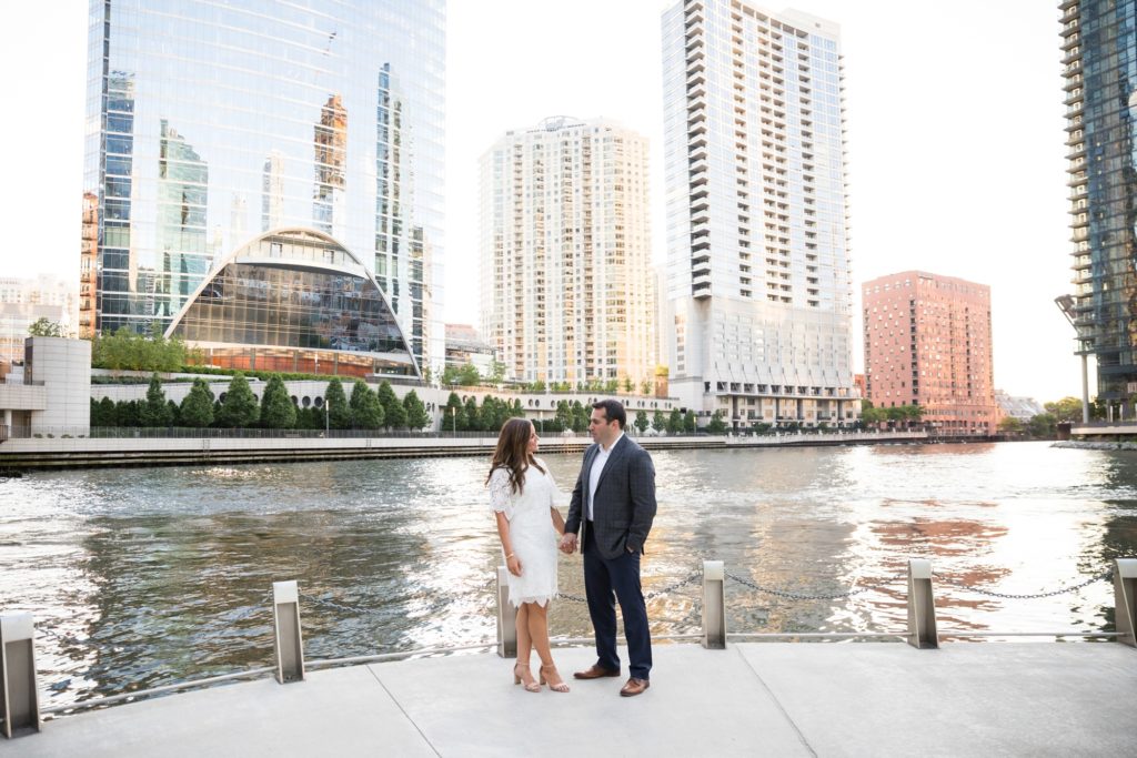 Chicago IL engagement session, what to wear for your engagement session, couple's portraits, engaged couple, outdoor engagement, city engagement, Chicago skyline engagement, downtown Chicago engagement session