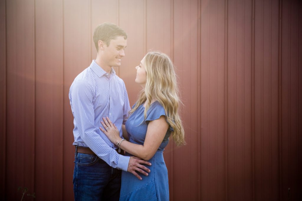 Bloomington IL engagement session, Central Illinois engagement photographer, what to wear for your engagement session, couple's portraits, engaged couple, outdoor engagement, barn engagement photos, rustic engagement photos